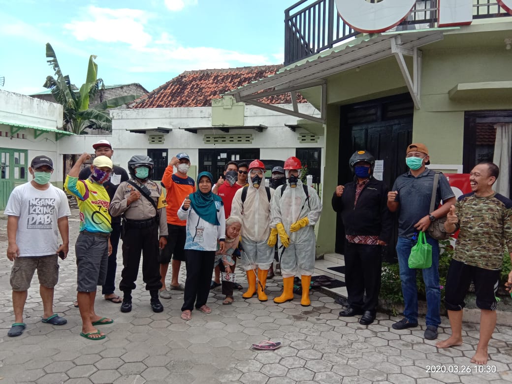 Bersama Anggota DPRD Kota Yogyakarta, Kelurahan Ngampilan Gelar Penyemprotan Disinfektan
