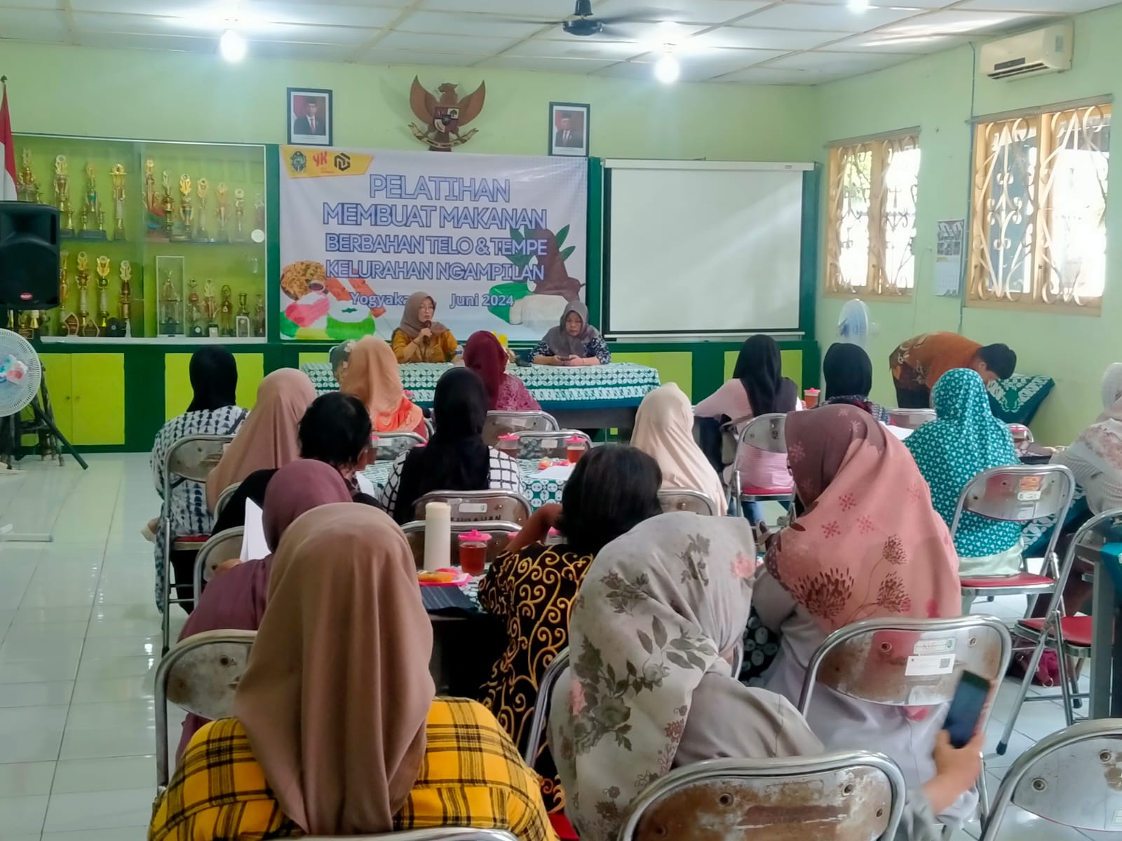 Pelatihan Pembuatan Makanan Olahan Berbahan Tempe dan Telo Kelurahan Ngampilan